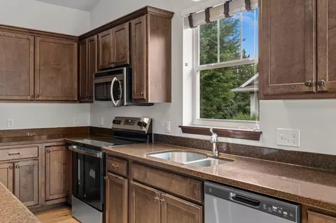 4902 Brooklyn Ln, Eagan, MN 55123 photo 8