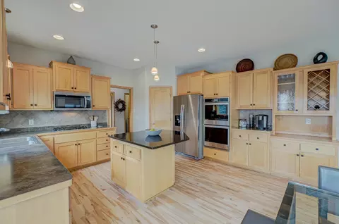 11080 Dogwood Ct, Woodbury, MN 55129