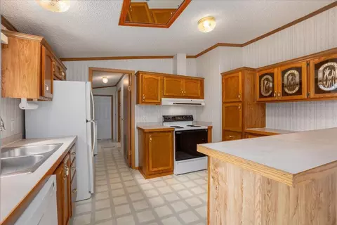 Kitchen - w4007 890th Avenue, Baldwin, WI 54002 photo 1 of 2