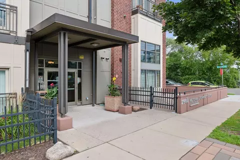 2900 11th Ave S #401, Minneapolis, MN 55407
