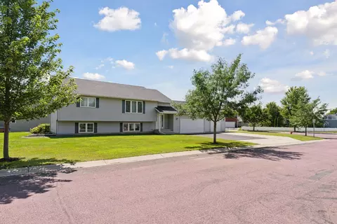 101 Tattler Ln, Mankato, MN 56001