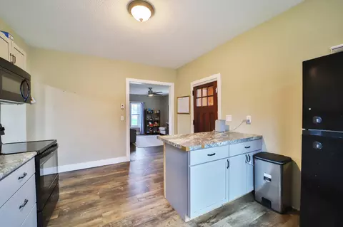 Entry Way - 801 S 6th St, Brainerd, MN 56401 photo 2 of 2