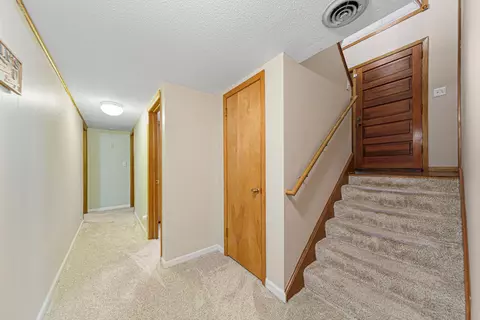 Entry Way - 730 N 9th St, Saint Peter, MN 56082 photo 3 of 3