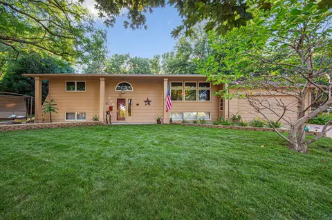 730 N 9th St, Saint Peter, MN 56082