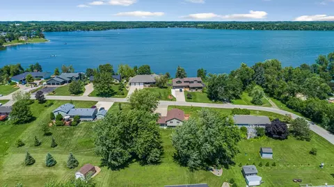 4320 Roberds Lake Trl, Faribault, MN 55021
