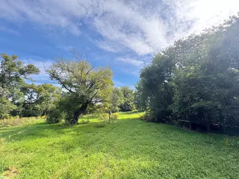 Exterior - 2555 River Rd, Marshall, MN 56258 photo 5 of 6