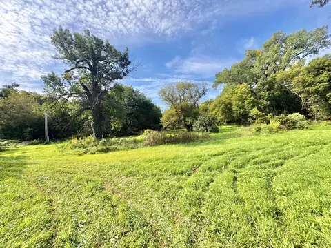 Exterior - 2555 River Rd, Marshall, MN 56258 photo 2 of 6