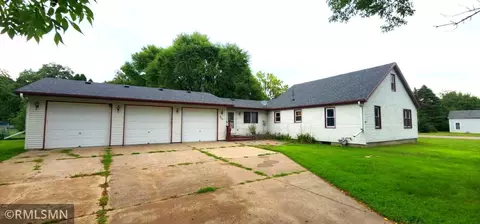 902 11th St N, Princeton, MN 55371