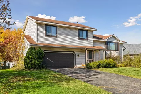 2434 Hynes Ave N, Oakdale, MN 55128