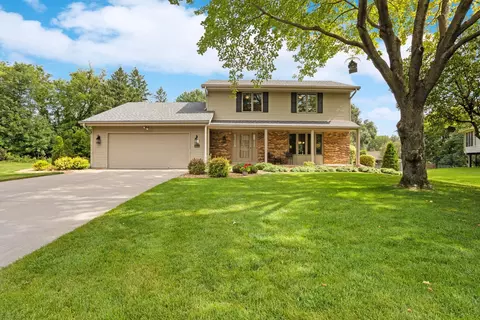 3040 Oakview Ln N, Plymouth, MN 55441