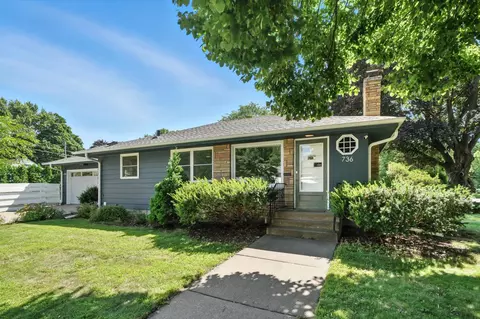 736 Iowa Ave W, Saint Paul, MN 55117