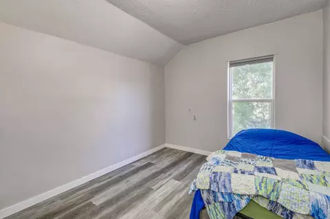 Bedroom - 105 10th St NW, Plainview, MN 55964 photo 3 of 3