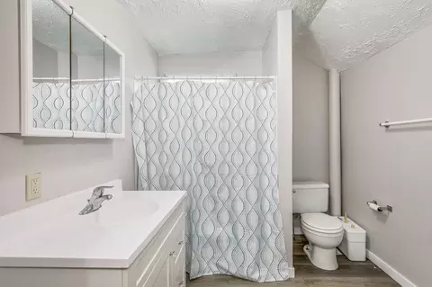Bath - 105 10th St NW, Plainview, MN 55964 photo 2 of 2