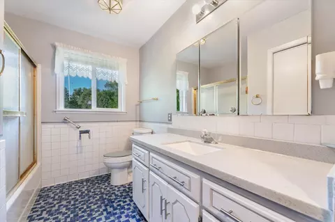 Bath - 1380 30th St SE, Buffalo, MN 55313 photo 1 of 3