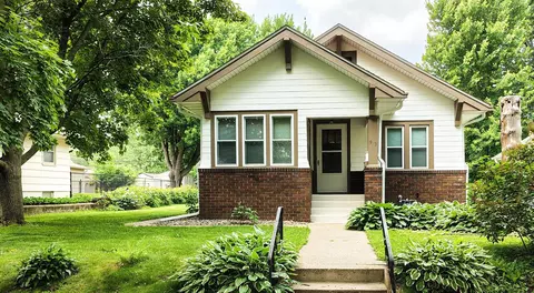913 Ottawa Ave, West Saint Paul, MN 55118