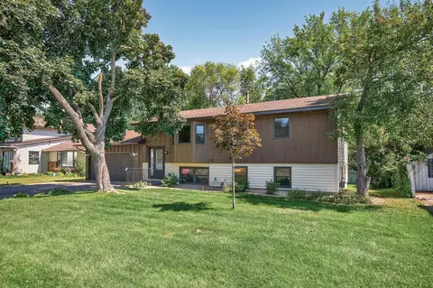 1224 8th Ln, Anoka, MN 55303