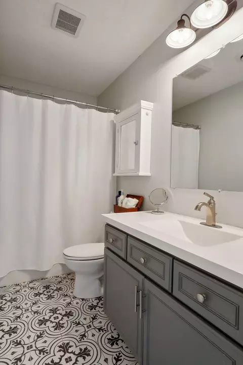 Bath - 2174 Centerview Ln, Mound, MN 55364 photo 1 of 2