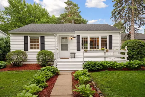 2174 Centerview Ln, Mound, MN 55364