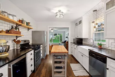 Kitchen - 2174 Centerview Ln, Mound, MN 55364 photo 1 of 8