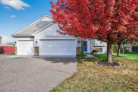 727 7th St N, Montrose, MN 55363