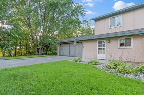 1707 S Oak Knoll Dr, Alexandria, MN 56308