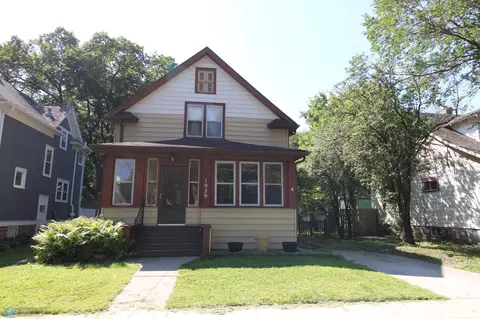 1020 9th Ave S, Fargo, ND 58103