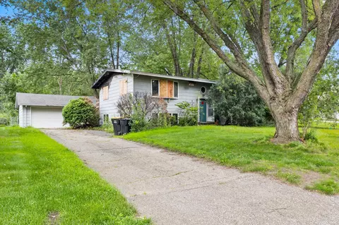1067 Harrison St S, Shakopee, MN 55379