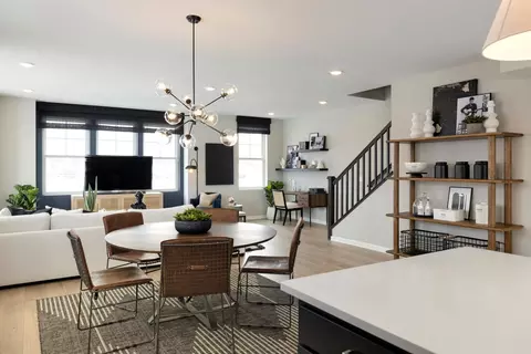 909 Mount Curve Blvd #G, Saint Paul, MN 55116