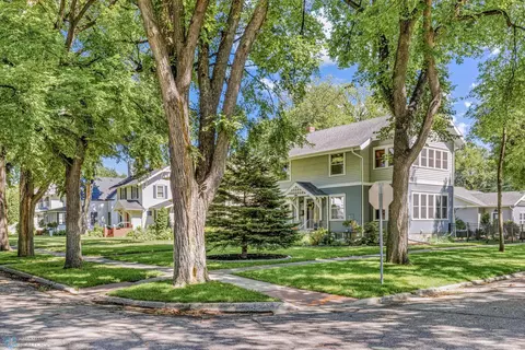 Exterior - 1122 7th St S, Fargo, ND 58103 photo 4 of 9