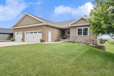 207 Bouldercrest Ave NE, Owatonna, MN 55060