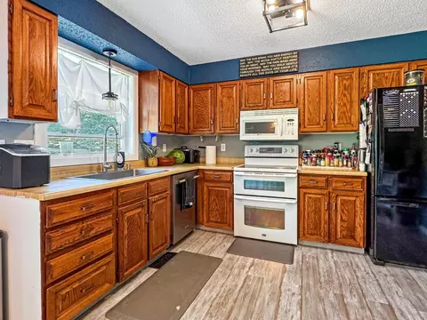 Kitchen - 409 7th St, Balaton, MN 56115 photo 1 of 2