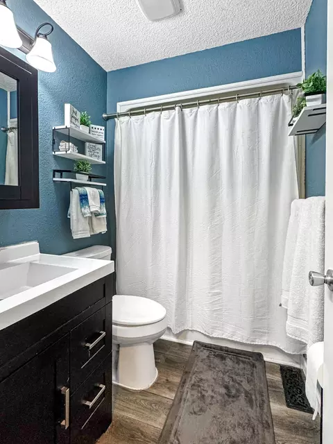 Bath - 409 7th St, Balaton, MN 56115 photo 1 of 2