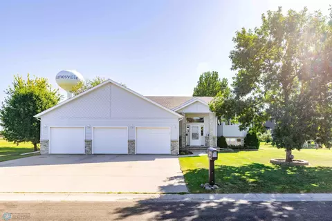 106 11th St NE, Barnesville, MN 56514