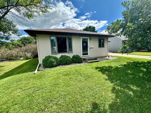 Exterior - 719 Fair St, Saint Peter, MN 56082 photo 1 of 4