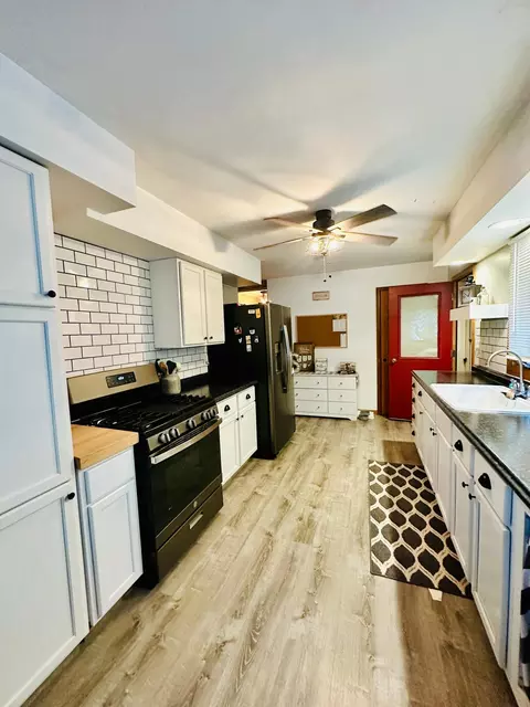Kitchen - 719 Fair St, Saint Peter, MN 56082 photo 3 of 4