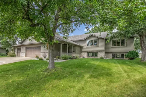 1921 Circle Ct NW, Sauk Rapids, MN 56379