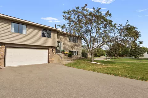 15722 Griffon Ct, Apple Valley, MN 55124