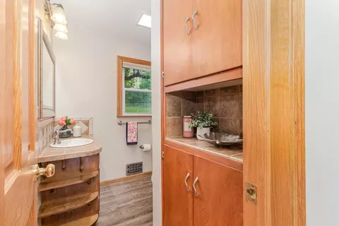 Bath - 150 Loretto St, Loretto, MN 55357 photo 2 of 3