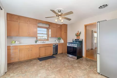 Kitchen - 150 Loretto St, Loretto, MN 55357 photo 4 of 4