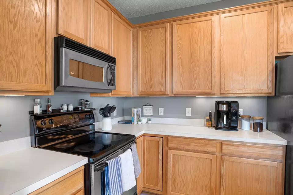 Kitchen - 1481 111th Ln NE #G, Blaine, MN 55449 photo 3 of 4