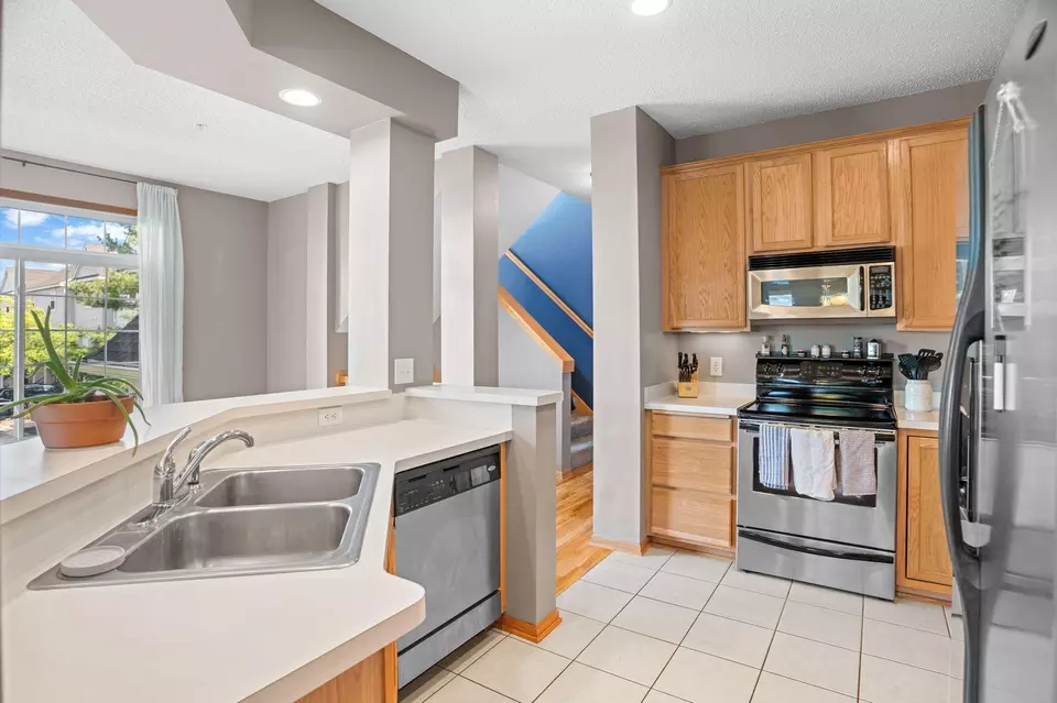 Kitchen - 1481 111th Ln NE #G, Blaine, MN 55449 photo 2 of 4