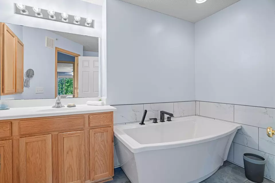 Bath - 1481 111th Ln NE #G, Blaine, MN 55449 photo 2 of 3