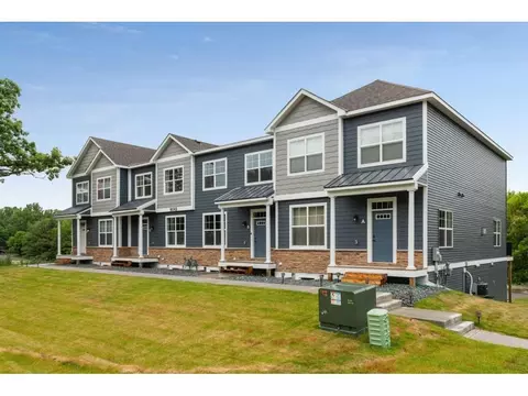 9043 Lexington Ave NE #B, Circle Pines, MN 55014