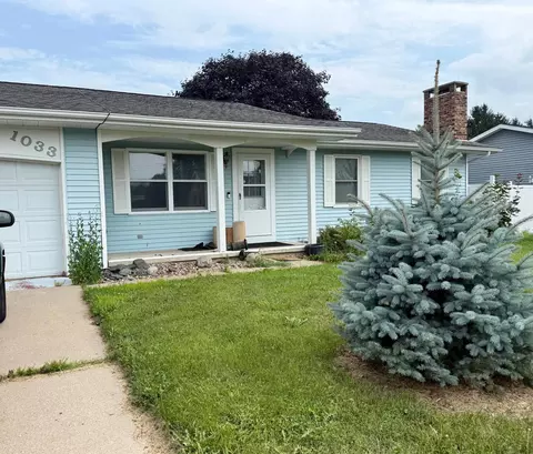 1033 W Dwelle St, Lake City, MN 55041