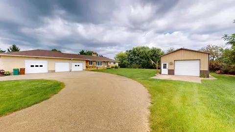 23096 Bluegrass Rd, Albert Lea, MN 56007