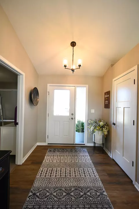 Entry Way - 905 7th Ave, Wanamingo, MN 55983 photo 2 of 5
