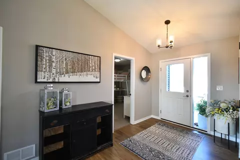 Entry Way - 905 7th Ave, Wanamingo, MN 55983 photo 1 of 5