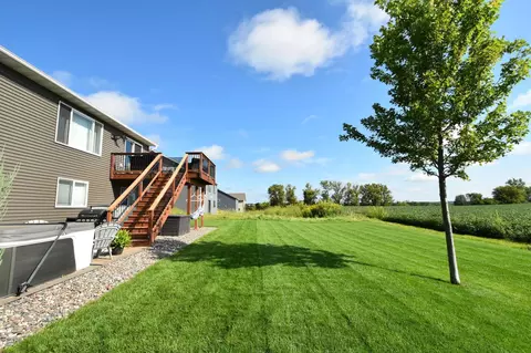Exterior - 905 7th Ave, Wanamingo, MN 55983 photo 5 of 9