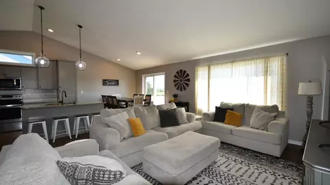 Living - 905 7th Ave, Wanamingo, MN 55983 photo 3 of 4