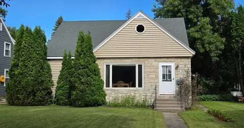 1014 3rd St, International Falls, MN 56649